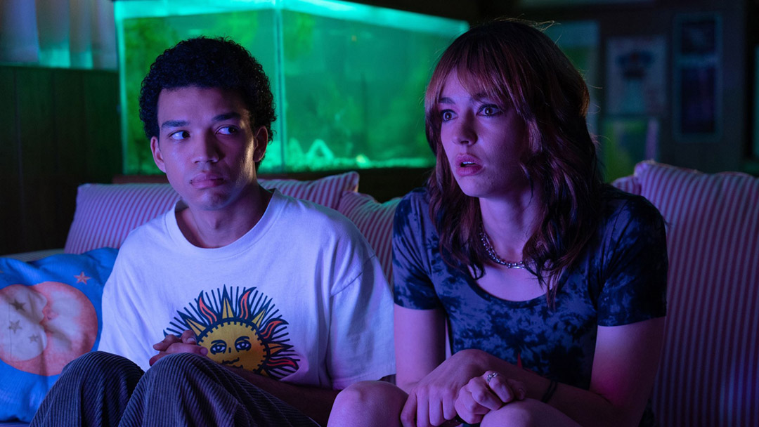 Brigette Lundy-Paine, Justice Smith dans I Saw the TV Glow