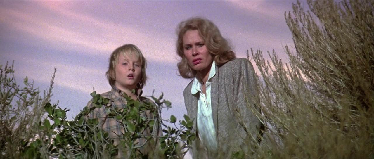 Karen Black, Hunter Carson dans L'invasion vient de Mars