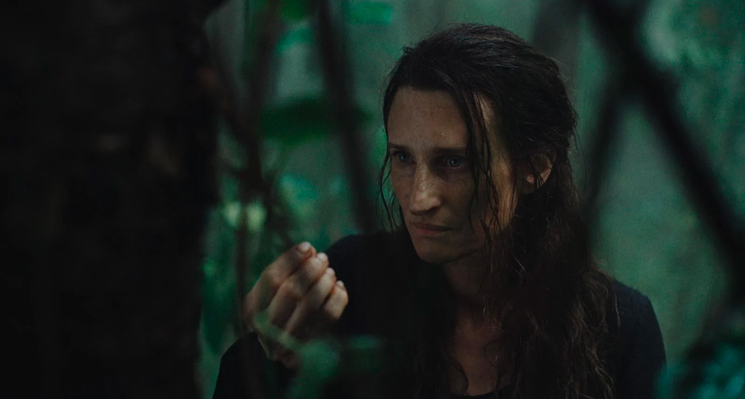 Camille Cottin dans Ni chaines ni maîtres