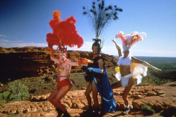 Terence Stamp, Guy Pearce, Hugo Weaving dans Priscilla, folle du désert