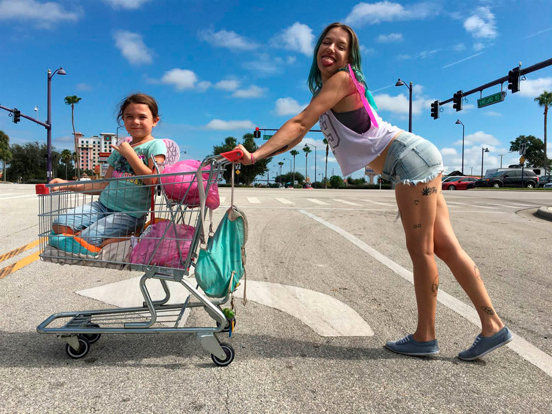 Brooklynn Prince, Bria Vinaite dans The Florida Project