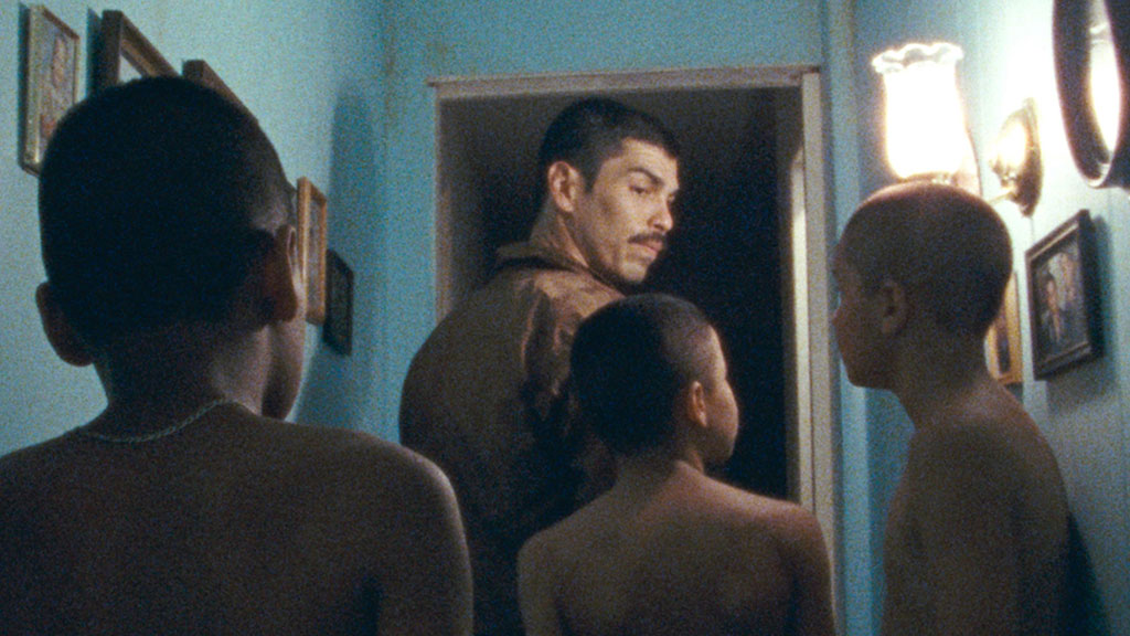 Evan Rosado, Raúl Castillo,  Josiah Gabriel, Isaiah Kristian dans We the animals