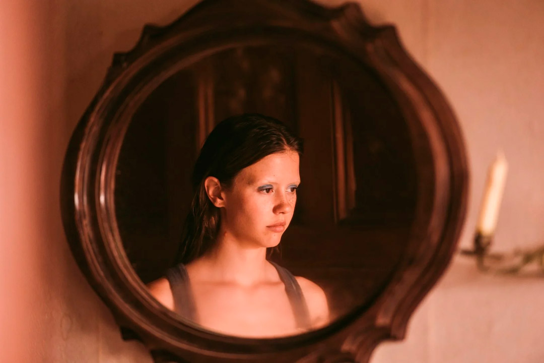 Mia Goth dans X